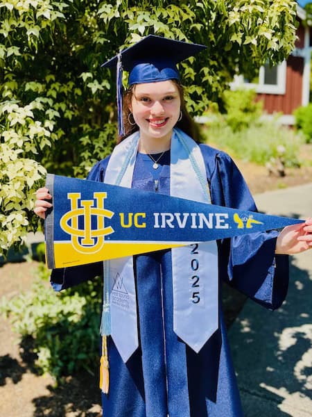 Sophie Bracamonte - University of California, Irvine Sophie Bracamonte - University of California, Irvine